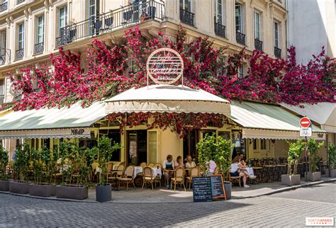 paris cafes